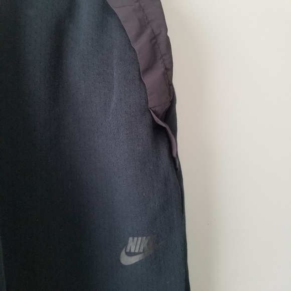 Nike Black Tech Fleece Cropped Sneaker Pants Medium - Picture 6 of 9